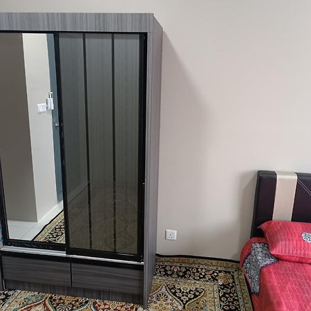 Aisy Homestay Putrajaya Cyberjaya Klia Kampung Dengkil Kültér fotó
