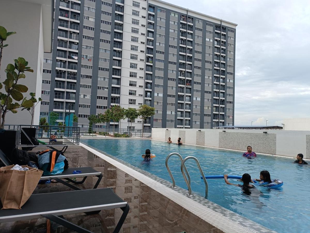 Aisy Homestay Putrajaya Cyberjaya Klia Kampung Dengkil Kültér fotó